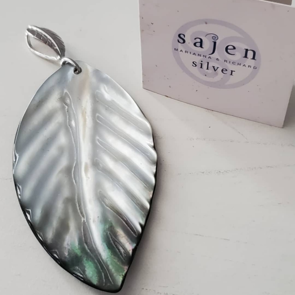 Sajen Large Leaf Pendant